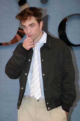 Arrivals at the DIOR Menswear Spring Summer 2026 show as part of Paris Fashion Week at Hôtel National des Invalides, Place Vauban Robert Pattinson Photocall Dior Menswear Spring Summer 2026 show, Front Row, as part of Paris Fashion Week on June 27, 2025 in Paris, France Bertrand Rindoff Bestimage Photocall of the Dior Menswear Spring Summer 2026 show as part of Paris Fashion Week on June 27, 2025 in Paris, France Paris France  Copyright: xBERTRANDxRINDOFFxPETROFFx xBESTIMAGExBERTRANDxRINDOFFxPETROFFx xBESTIMAGEx
