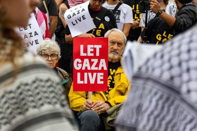 Bilder des Jahres 2025, News 06 Juni News Bilder des Tages June 27, 2025, Washington, District Of Columbia, USA: Stop Starving Gaza: Anti-zionist rally and Shabbat service to protest the genocide in Gaza. Washington USA - ZUMAk181 20250627_znp_k181_010 Copyright: xDianexKrauthamerx