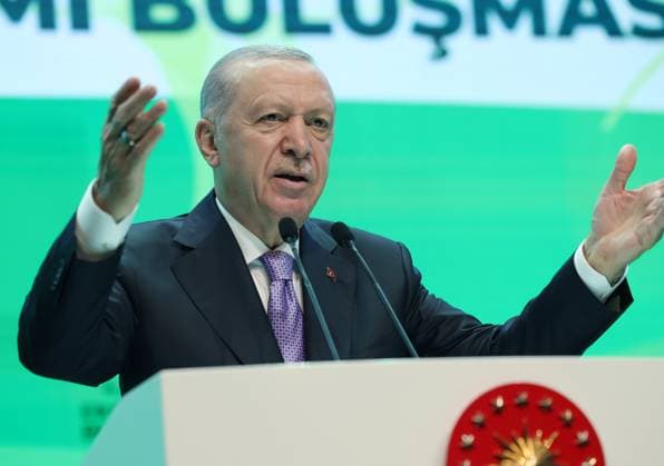 News Themen der Woche KW26 News Bilder des Tages Turkish President Recep Tayyip Erdogan attends Ziraat Bank Agricultural Ecosystem Meeting in Istanbul ISTANBUL, TURKIYE - JUNE 28: (----EDITORIAL USE ONLY - MANDATORY CREDIT - TURKISH PRESIDENCY MURAT KULA HANDOUT - NO MARKETING NO ADVERTISING CAMPAIGNS - DISTRIBUTED AS A SERVICE TO CLIENTS----) Turkish President Recep Tayyip Erdogan delivers remarks during the Ziraat Bank Agricultural Ecosystem Meeting at the Halic Congress Center in Istanbul, Turkiye on June 28, 2025. Turkish Presidency Murat Kula Handout Anadolu Istanbul Turkey. Editorial use only. Please get in touch for any other usage.  Copyright: x2025xAnadoluxTurkishxPresidencyx xMuratxKulax xHandoutx