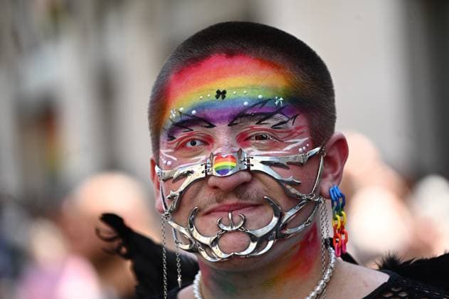 News Themen der Woche KW26 LGBT Thousands of people marched in the 2025 Pride March on Saturday, chanting anti-homophobia and anti-transphobia slogans, in Paris, June 28, 2025. - 28 06 2025 - France Paris -  JulienxMattiax xLexPictorium LePictorium_0311469