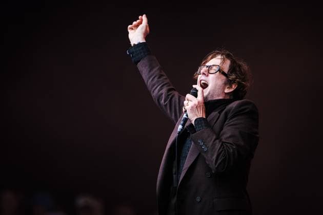 Bilder des Jahres 2025, Entertainment 06 Juni Entertainment Bilder des Tages Glastonbury Festival 2025, Worthy Farm, Pilton, UK Pulp - as the secret act patchwork performs on the Pyramid Stage during the Glastonbury Festival 2025 at Worthy Farm, Pilton, UK on 28 June 2025. Persons Pictured: Jarvis Cocker Picture, Credit:Julie Edwards Avalon  Copyright: xJuliexEdwardsx xAvalonx 1016083278