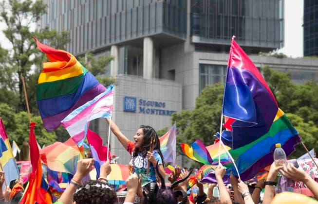 June 28, 2025, Mexico City, Mexico, Mexico: The 47th edition of the LGBTQ+ Pride March in CDMX, where thousands of people from the community gathered to march together from the emblematic Angel de la Independencia to the Zocalo of Mexico City, passing through emblematic streets such as Paseo de la Reforma Avenue, inside the march there were flags and made-up characters. Mexico City Mexico - ZUMAs310 20250628_zip_s310_021 Copyright: xLuisxExSalgadox