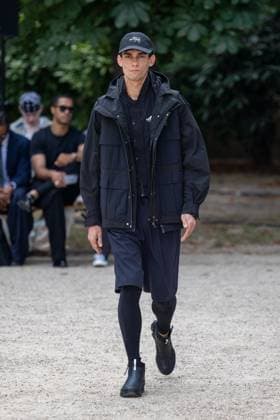 Défilé White Mountaineering de la mode homme Printemps Été 2026 dans le cadre de la Fashion Week de Paris Défilé White Mountaineering de la mode homme Printemps Été 2026 dans le cadre de la Fashion Week de Paris, France, le 28 juin 2025 Sébastien Fremont Bestimage A model, faashion detail, walks the runway during the White Mountaineering Menswear Spring Summer 2026 show as part of Paris Fashion Week on June 28, 2025 in Paris, France Paris France  Copyright: xSebastienxFremontx xBestimagexSebastienxFremontx xBestimagex
