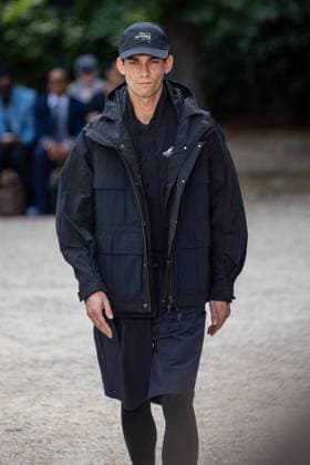 Défilé White Mountaineering de la mode homme Printemps Été 2026 dans le cadre de la Fashion Week de Paris Défilé White Mountaineering de la mode homme Printemps Été 2026 dans le cadre de la Fashion Week de Paris, France, le 28 juin 2025 Sébastien Fremont Bestimage A model, faashion detail, walks the runway during the White Mountaineering Menswear Spring Summer 2026 show as part of Paris Fashion Week on June 28, 2025 in Paris, France Paris France  Copyright: xSebastienxFremontx xBestimagexSebastienxFremontx xBestimagex