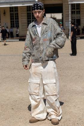 Front Row du défilé White Mountaineering de la mode homme Printemps Été 2026 dans le cadre de la Fashion Week de Paris Andrejs Mihelsons au Front Row du défilé White Mountaineering de la mode homme Printemps Été 2026 dans le cadre de la Fashion Week de Paris, France, le 28 juin 2025 Sébastien Fremont bestimage Celeb attends the White Mountaineering Menswear Spring Summer 2026 show as part of Paris Fashion Week on June 28, 2025 in Paris, France Paris France  Copyright: xSebastienxFremontx xBestimagexSebastienxFremontx xBestimagex