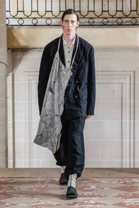 Défilé Ziggy Chen de la mode homme Printemps Été 2026 dans le cadre de la Fashion Week de Paris A model walks the runway during the Ziggy Chen Homme Ready to Wear Spring Summer 2026 fashion show as part of the Paris Menswear Fashion Week on June 28, 2025 in Paris, France Paris France  Copyright: xAgencex xBestimagexAgencex xBestimagex