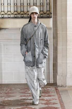 Défilé Ziggy Chen de la mode homme Printemps Été 2026 dans le cadre de la Fashion Week de Paris A model walks the runway during the Ziggy Chen Homme Ready to Wear Spring Summer 2026 fashion show as part of the Paris Menswear Fashion Week on June 28, 2025 in Paris, France Paris France  Copyright: xAgencex xBestimagexAgencex xBestimagex