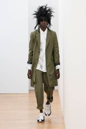 Défilé Comme des Garçons Shirt de la mode homme Printemps Été 2026 dans le cadre de la Fashion Week de Paris A model walks the runway during the Comme des Garçons Shirt Homme Ready to Wear Spring Summer 2026 fashion show as part of the Paris Menswear Fashion Week on June 28, 2025 in Paris, France Paris France  Copyright: xAgencex xBestimagexAgencex xBestimagex