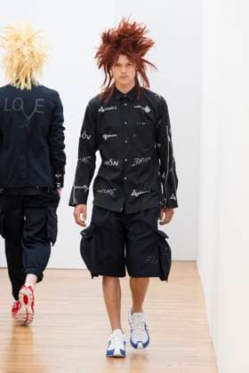 Défilé Comme des Garçons Shirt de la mode homme Printemps Été 2026 dans le cadre de la Fashion Week de Paris A model walks the runway during the Comme des Garçons Shirt Homme Ready to Wear Spring Summer 2026 fashion show as part of the Paris Menswear Fashion Week on June 28, 2025 in Paris, France Paris France  Copyright: xAgencex xBestimagexAgencex xBestimagex