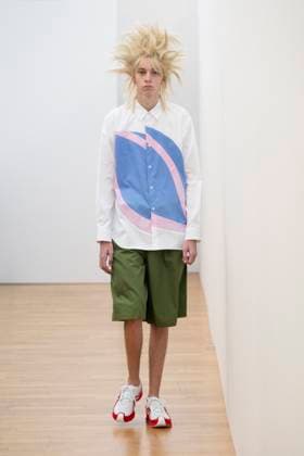 Défilé Comme des Garçons Shirt de la mode homme Printemps Été 2026 dans le cadre de la Fashion Week de Paris A model walks the runway during the Comme des Garçons Shirt Homme Ready to Wear Spring Summer 2026 fashion show as part of the Paris Menswear Fashion Week on June 28, 2025 in Paris, France Paris France  Copyright: xAgencex xBestimagexAgencex xBestimagex