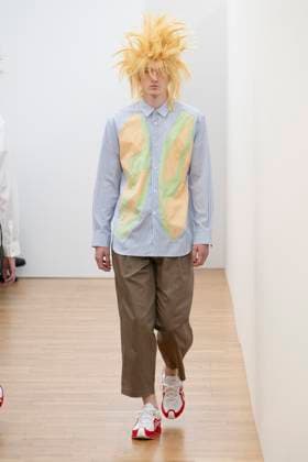 Défilé Comme des Garçons Shirt de la mode homme Printemps Été 2026 dans le cadre de la Fashion Week de Paris A model walks the runway during the Comme des Garçons Shirt Homme Ready to Wear Spring Summer 2026 fashion show as part of the Paris Menswear Fashion Week on June 28, 2025 in Paris, France Paris France  Copyright: xAgencex xBestimagexAgencex xBestimagex