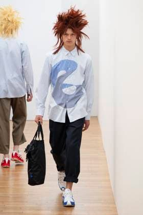 Défilé Comme des Garçons Shirt de la mode homme Printemps Été 2026 dans le cadre de la Fashion Week de Paris A model walks the runway during the Comme des Garçons Shirt Homme Ready to Wear Spring Summer 2026 fashion show as part of the Paris Menswear Fashion Week on June 28, 2025 in Paris, France Paris France  Copyright: xAgencex xBestimagexAgencex xBestimagex