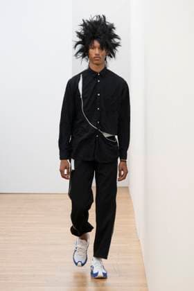 Défilé Comme des Garçons Shirt de la mode homme Printemps Été 2026 dans le cadre de la Fashion Week de Paris A model walks the runway during the Comme des Garçons Shirt Homme Ready to Wear Spring Summer 2026 fashion show as part of the Paris Menswear Fashion Week on June 28, 2025 in Paris, France Paris France  Copyright: xAgencex xBestimagexAgencex xBestimagex
