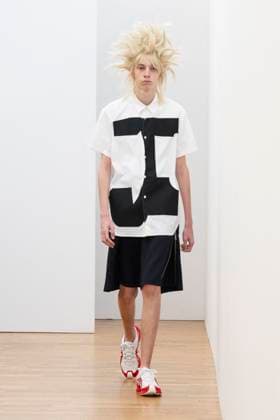 Défilé Comme des Garçons Shirt de la mode homme Printemps Été 2026 dans le cadre de la Fashion Week de Paris A model walks the runway during the Comme des Garçons Shirt Homme Ready to Wear Spring Summer 2026 fashion show as part of the Paris Menswear Fashion Week on June 28, 2025 in Paris, France Paris France  Copyright: xAgencex xBestimagexAgencex xBestimagex
