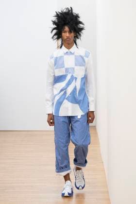 Défilé Comme des Garçons Shirt de la mode homme Printemps Été 2026 dans le cadre de la Fashion Week de Paris A model walks the runway during the Comme des Garçons Shirt Homme Ready to Wear Spring Summer 2026 fashion show as part of the Paris Menswear Fashion Week on June 28, 2025 in Paris, France Paris France  Copyright: xAgencex xBestimagexAgencex xBestimagex