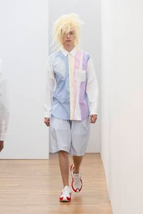 Défilé Comme des Garçons Shirt de la mode homme Printemps Été 2026 dans le cadre de la Fashion Week de Paris A model walks the runway during the Comme des Garçons Shirt Homme Ready to Wear Spring Summer 2026 fashion show as part of the Paris Menswear Fashion Week on June 28, 2025 in Paris, France Paris France  Copyright: xAgencex xBestimagexAgencex xBestimagex