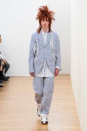 Défilé Comme des Garçons Shirt de la mode homme Printemps Été 2026 dans le cadre de la Fashion Week de Paris A model walks the runway during the Comme des Garçons Shirt Homme Ready to Wear Spring Summer 2026 fashion show as part of the Paris Menswear Fashion Week on June 28, 2025 in Paris, France Paris France  Copyright: xAgencex xBestimagexAgencex xBestimagex