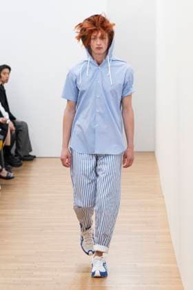 Défilé Comme des Garçons Shirt de la mode homme Printemps Été 2026 dans le cadre de la Fashion Week de Paris A model walks the runway during the Comme des Garçons Shirt Homme Ready to Wear Spring Summer 2026 fashion show as part of the Paris Menswear Fashion Week on June 28, 2025 in Paris, France Paris France  Copyright: xAgencex xBestimagexAgencex xBestimagex