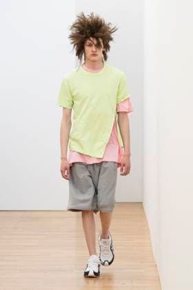 Défilé Comme des Garçons Shirt de la mode homme Printemps Été 2026 dans le cadre de la Fashion Week de Paris A model walks the runway during the Comme des Garçons Shirt Homme Ready to Wear Spring Summer 2026 fashion show as part of the Paris Menswear Fashion Week on June 28, 2025 in Paris, France Paris France  Copyright: xAgencex xBestimagexAgencex xBestimagex