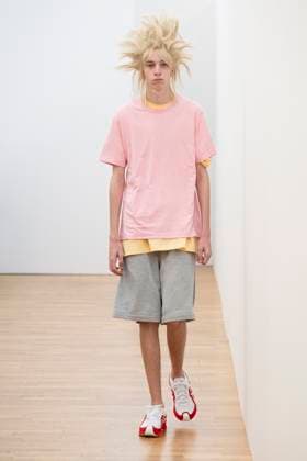Défilé Comme des Garçons Shirt de la mode homme Printemps Été 2026 dans le cadre de la Fashion Week de Paris A model walks the runway during the Comme des Garçons Shirt Homme Ready to Wear Spring Summer 2026 fashion show as part of the Paris Menswear Fashion Week on June 28, 2025 in Paris, France Paris France  Copyright: xAgencex xBestimagexAgencex xBestimagex