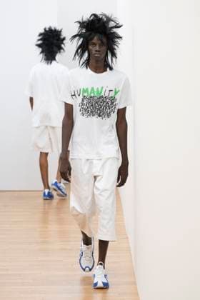 Défilé Comme des Garçons Shirt de la mode homme Printemps Été 2026 dans le cadre de la Fashion Week de Paris A model walks the runway during the Comme des Garçons Shirt Homme Ready to Wear Spring Summer 2026 fashion show as part of the Paris Menswear Fashion Week on June 28, 2025 in Paris, France Paris France  Copyright: xAgencex xBestimagexAgencex xBestimagex