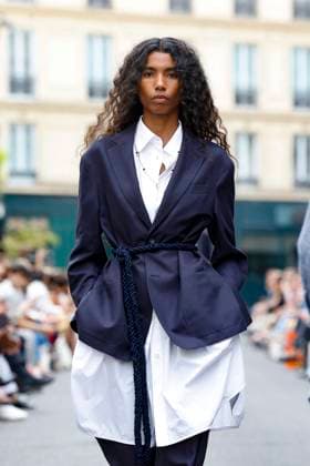 Défilé Officine Générale de la mode homme Printemps Été 2026 dans le cadre de la Fashion Week de Paris A model walks the runway during the Officine Générale Homme Ready to Wear Spring Summer 2026 fashion show as part of the Paris Menswear Fashion Week on June 28, 2025 in Paris, France Paris France  Copyright: xAgencex xBestimagexAgencex xBestimagex