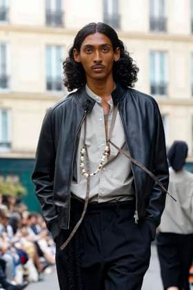 Défilé Officine Générale de la mode homme Printemps Été 2026 dans le cadre de la Fashion Week de Paris A model walks the runway during the Officine Générale Homme Ready to Wear Spring Summer 2026 fashion show as part of the Paris Menswear Fashion Week on June 28, 2025 in Paris, France Paris France  Copyright: xAgencex xBestimagexAgencex xBestimagex