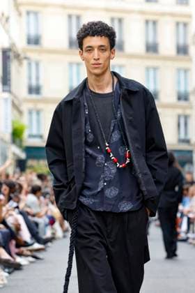 Défilé Officine Générale de la mode homme Printemps Été 2026 dans le cadre de la Fashion Week de Paris A model walks the runway during the Officine Générale Homme Ready to Wear Spring Summer 2026 fashion show as part of the Paris Menswear Fashion Week on June 28, 2025 in Paris, France Paris France  Copyright: xAgencex xBestimagexAgencex xBestimagex