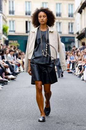 Défilé Officine Générale de la mode homme Printemps Été 2026 dans le cadre de la Fashion Week de Paris A model walks the runway during the Officine Générale Homme Ready to Wear Spring Summer 2026 fashion show as part of the Paris Menswear Fashion Week on June 28, 2025 in Paris, France Paris France  Copyright: xAgencex xBestimagexAgencex xBestimagex