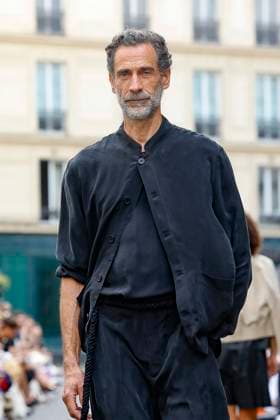 Défilé Officine Générale de la mode homme Printemps Été 2026 dans le cadre de la Fashion Week de Paris A model walks the runway during the Officine Générale Homme Ready to Wear Spring Summer 2026 fashion show as part of the Paris Menswear Fashion Week on June 28, 2025 in Paris, France Paris France  Copyright: xAgencex xBestimagexAgencex xBestimagex