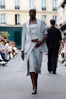 Défilé Officine Générale de la mode homme Printemps Été 2026 dans le cadre de la Fashion Week de Paris A model walks the runway during the Officine Générale Homme Ready to Wear Spring Summer 2026 fashion show as part of the Paris Menswear Fashion Week on June 28, 2025 in Paris, France Paris France  Copyright: xAgencex xBestimagexAgencex xBestimagex