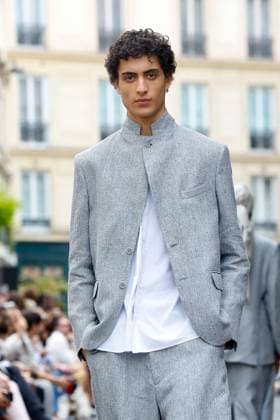Défilé Officine Générale de la mode homme Printemps Été 2026 dans le cadre de la Fashion Week de Paris A model walks the runway during the Officine Générale Homme Ready to Wear Spring Summer 2026 fashion show as part of the Paris Menswear Fashion Week on June 28, 2025 in Paris, France Paris France  Copyright: xAgencex xBestimagexAgencex xBestimagex