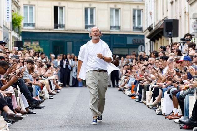 Défilé Officine Générale de la mode homme Printemps Été 2026 dans le cadre de la Fashion Week de Paris A model walks the runway during the Officine Générale Homme Ready to Wear Spring Summer 2026 fashion show as part of the Paris Menswear Fashion Week on June 28, 2025 in Paris, France Paris France  Copyright: xAgencex xBestimagexAgencex xBestimagex