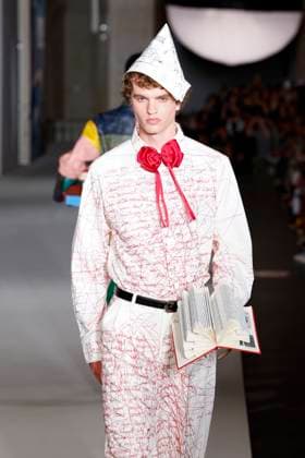 Défilé KidSuper de la mode homme Printemps Été 2026 dans le cadre de la Fashion Week de Paris A model walks the runway during the KidSuper Homme Ready to Wear Spring Summer 2026 fashion show as part of the Paris Menswear Fashion Week on June 28, 2025 in Paris, France Paris France  Copyright: xAgencex xBestimagexAgencex xBestimagex
