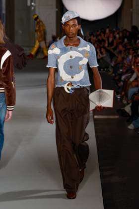 Défilé KidSuper de la mode homme Printemps Été 2026 dans le cadre de la Fashion Week de Paris A model walks the runway during the KidSuper Homme Ready to Wear Spring Summer 2026 fashion show as part of the Paris Menswear Fashion Week on June 28, 2025 in Paris, France Paris France  Copyright: xAgencex xBestimagexAgencex xBestimagex