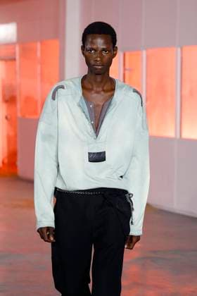 Défilé Kiko Kostadinov de la mode homme Printemps Été 2026 dans le cadre de la Fashion Week de Paris A model walks the runway during the Kiko Kostadinov Homme Ready to Wear Spring Summer 2026 fashion show as part of the Paris Menswear Fashion Week on June 28, 2025 in Paris, France Paris France  Copyright: xAgencex xBestimagexAgencex xBestimagex