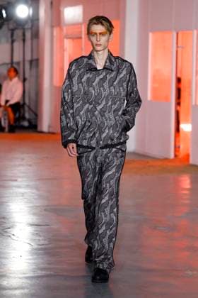 Défilé Kiko Kostadinov de la mode homme Printemps Été 2026 dans le cadre de la Fashion Week de Paris A model walks the runway during the Kiko Kostadinov Homme Ready to Wear Spring Summer 2026 fashion show as part of the Paris Menswear Fashion Week on June 28, 2025 in Paris, France Paris France  Copyright: xAgencex xBestimagexAgencex xBestimagex