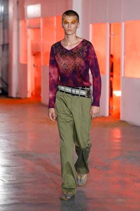 Défilé Kiko Kostadinov de la mode homme Printemps Été 2026 dans le cadre de la Fashion Week de Paris A model walks the runway during the Kiko Kostadinov Homme Ready to Wear Spring Summer 2026 fashion show as part of the Paris Menswear Fashion Week on June 28, 2025 in Paris, France Paris France  Copyright: xAgencex xBestimagexAgencex xBestimagex