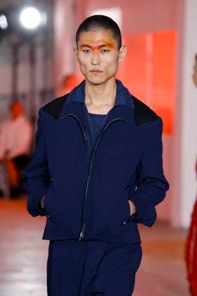 Défilé Kiko Kostadinov de la mode homme Printemps Été 2026 dans le cadre de la Fashion Week de Paris A model walks the runway during the Kiko Kostadinov Homme Ready to Wear Spring Summer 2026 fashion show as part of the Paris Menswear Fashion Week on June 28, 2025 in Paris, France Paris France  Copyright: xAgencex xBestimagexAgencex xBestimagex