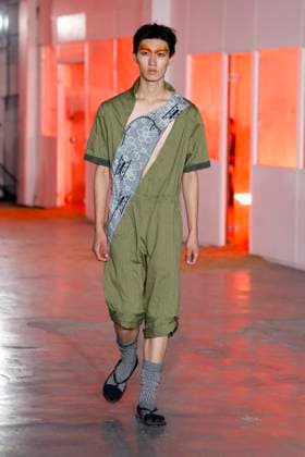 Défilé Kiko Kostadinov de la mode homme Printemps Été 2026 dans le cadre de la Fashion Week de Paris A model walks the runway during the Kiko Kostadinov Homme Ready to Wear Spring Summer 2026 fashion show as part of the Paris Menswear Fashion Week on June 28, 2025 in Paris, France Paris France  Copyright: xAgencex xBestimagexAgencex xBestimagex