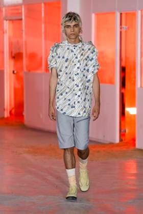Défilé Kiko Kostadinov de la mode homme Printemps Été 2026 dans le cadre de la Fashion Week de Paris A model walks the runway during the Kiko Kostadinov Homme Ready to Wear Spring Summer 2026 fashion show as part of the Paris Menswear Fashion Week on June 28, 2025 in Paris, France Paris France  Copyright: xAgencex xBestimagexAgencex xBestimagex