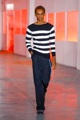 Défilé Kiko Kostadinov de la mode homme Printemps Été 2026 dans le cadre de la Fashion Week de Paris A model walks the runway during the Kiko Kostadinov Homme Ready to Wear Spring Summer 2026 fashion show as part of the Paris Menswear Fashion Week on June 28, 2025 in Paris, France Paris France  Copyright: xAgencex xBestimagexAgencex xBestimagex