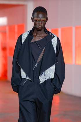 Défilé Kiko Kostadinov de la mode homme Printemps Été 2026 dans le cadre de la Fashion Week de Paris A model walks the runway during the Kiko Kostadinov Homme Ready to Wear Spring Summer 2026 fashion show as part of the Paris Menswear Fashion Week on June 28, 2025 in Paris, France Paris France  Copyright: xAgencex xBestimagexAgencex xBestimagex
