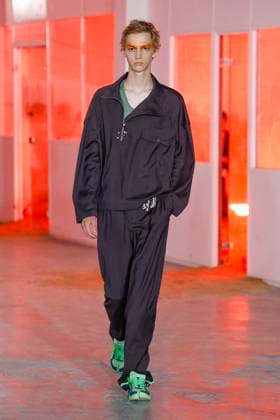 Défilé Kiko Kostadinov de la mode homme Printemps Été 2026 dans le cadre de la Fashion Week de Paris A model walks the runway during the Kiko Kostadinov Homme Ready to Wear Spring Summer 2026 fashion show as part of the Paris Menswear Fashion Week on June 28, 2025 in Paris, France Paris France  Copyright: xAgencex xBestimagexAgencex xBestimagex