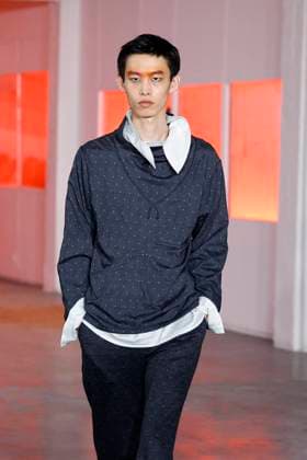 Défilé Kiko Kostadinov de la mode homme Printemps Été 2026 dans le cadre de la Fashion Week de Paris A model walks the runway during the Kiko Kostadinov Homme Ready to Wear Spring Summer 2026 fashion show as part of the Paris Menswear Fashion Week on June 28, 2025 in Paris, France Paris France  Copyright: xAgencex xBestimagexAgencex xBestimagex