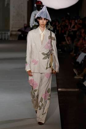 Défilé KidSuper de la mode homme Printemps Été 2026 dans le cadre de la Fashion Week de Paris A model walks the runway during the KidSuper Homme Ready to Wear Spring Summer 2026 fashion show as part of the Paris Menswear Fashion Week on June 28, 2025 in Paris, France Paris France  Copyright: xAgencex xBestimagexAgencex xBestimagex