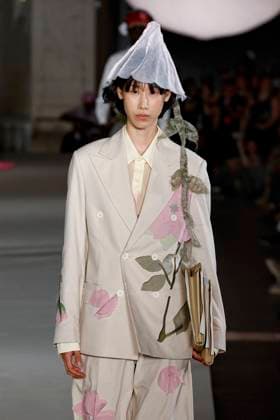 Défilé KidSuper de la mode homme Printemps Été 2026 dans le cadre de la Fashion Week de Paris A model walks the runway during the KidSuper Homme Ready to Wear Spring Summer 2026 fashion show as part of the Paris Menswear Fashion Week on June 28, 2025 in Paris, France Paris France  Copyright: xAgencex xBestimagexAgencex xBestimagex