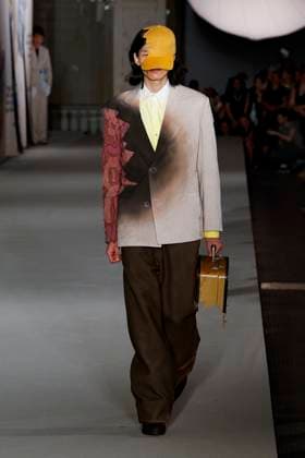 Défilé KidSuper de la mode homme Printemps Été 2026 dans le cadre de la Fashion Week de Paris A model walks the runway during the KidSuper Homme Ready to Wear Spring Summer 2026 fashion show as part of the Paris Menswear Fashion Week on June 28, 2025 in Paris, France Paris France  Copyright: xAgencex xBestimagexAgencex xBestimagex