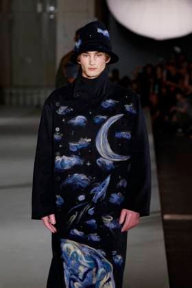 Défilé KidSuper de la mode homme Printemps Été 2026 dans le cadre de la Fashion Week de Paris A model walks the runway during the KidSuper Homme Ready to Wear Spring Summer 2026 fashion show as part of the Paris Menswear Fashion Week on June 28, 2025 in Paris, France Paris France  Copyright: xAgencex xBestimagexAgencex xBestimagex