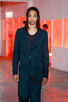 Défilé Kiko Kostadinov de la mode homme Printemps Été 2026 dans le cadre de la Fashion Week de Paris A model walks the runway during the Kiko Kostadinov Homme Ready to Wear Spring Summer 2026 fashion show as part of the Paris Menswear Fashion Week on June 28, 2025 in Paris, France Paris France  Copyright: xAgencex xBestimagexAgencex xBestimagex